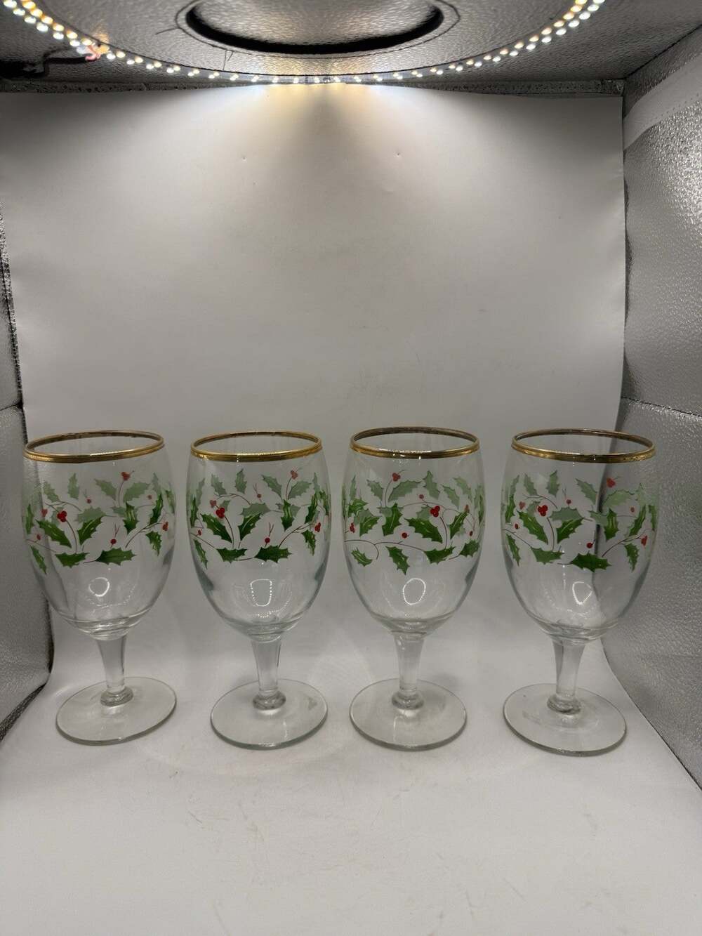 Vintage Christmas Holly Berry Wine Goblets Gold Rim 7.25" Set of 4 *